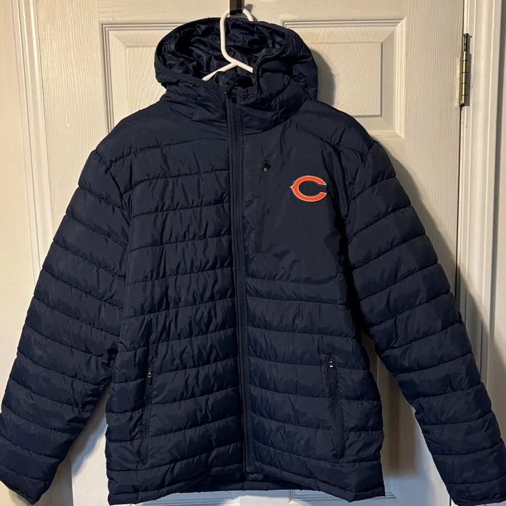 Chicago Bears NFL Apparel light puffer hoody coat. Large. Like New.